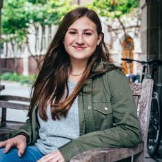 Portrait of student blogger, Julia Klayman 